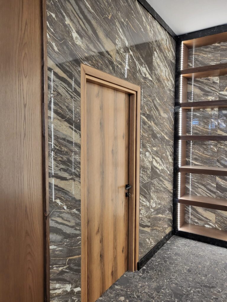 Μεσόπορτα laminate