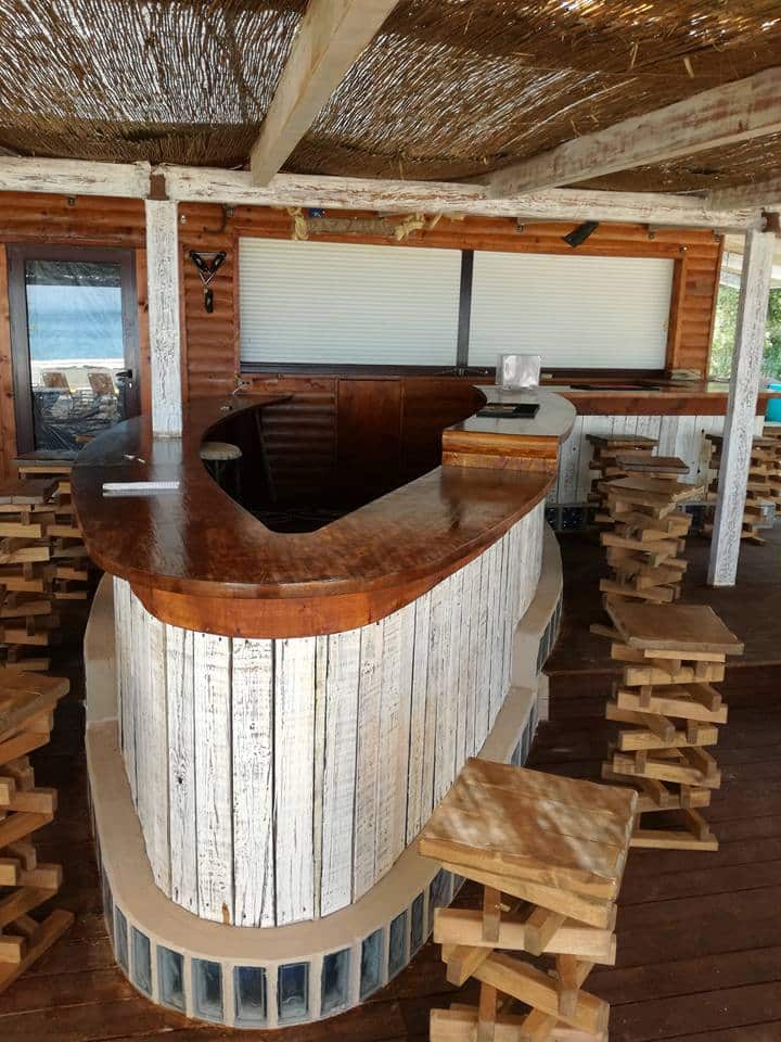 Crazy Locals Beach Bar