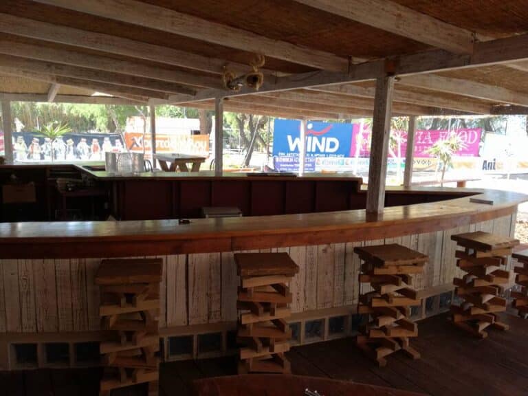 Crazy Locals Beach Bar