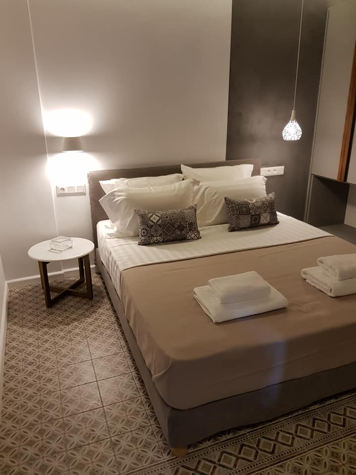 Airbnb Athenian yard suites
