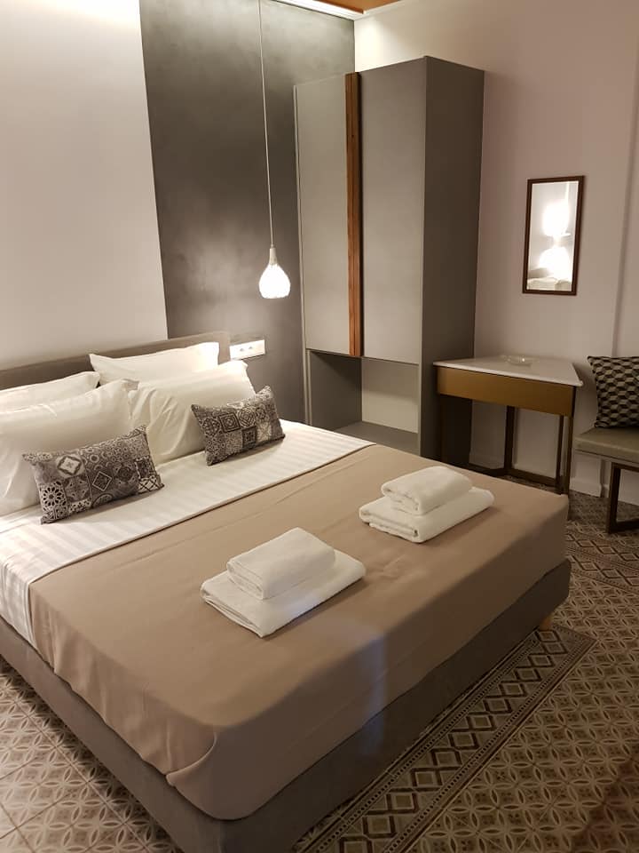 Airbnb Athenian yard suites