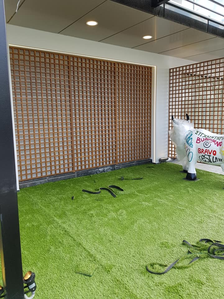External shop partitions