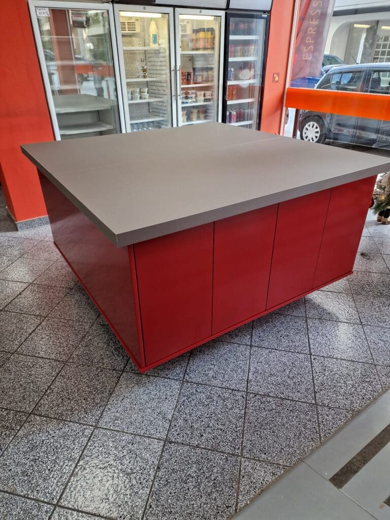 Counter for a projection system in a bakery