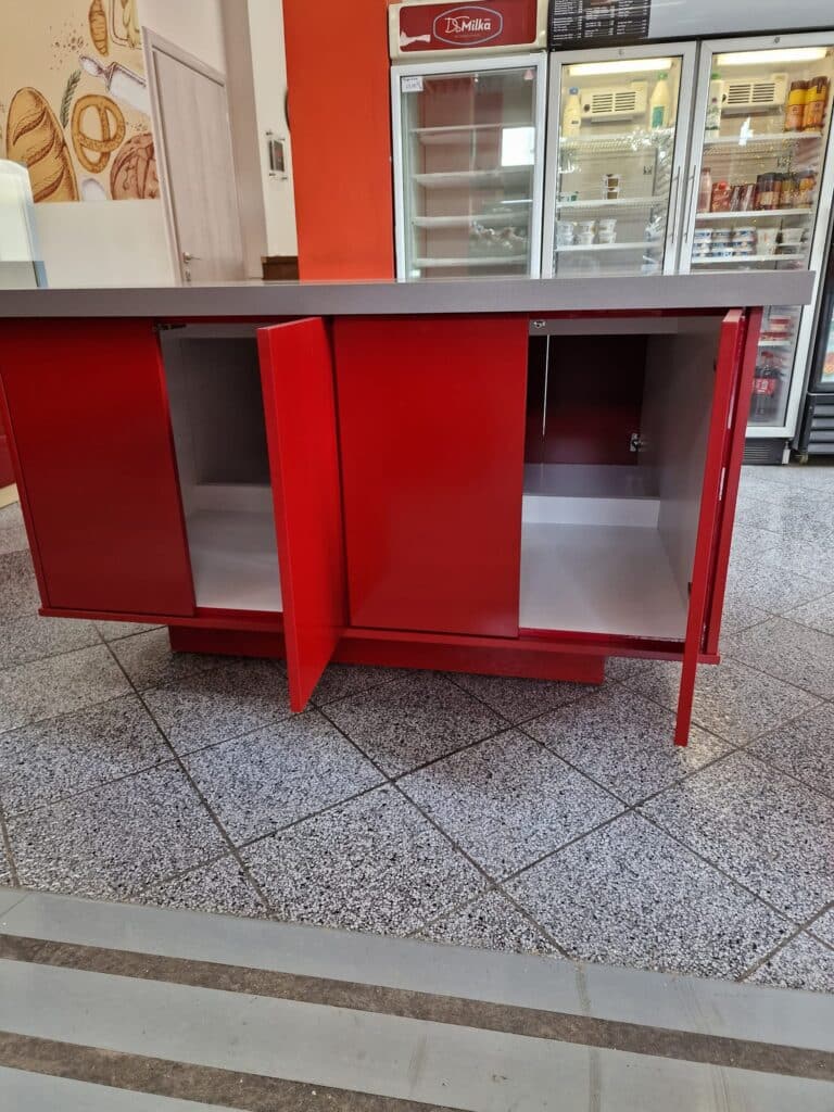 Counter for a projection system in a bakery